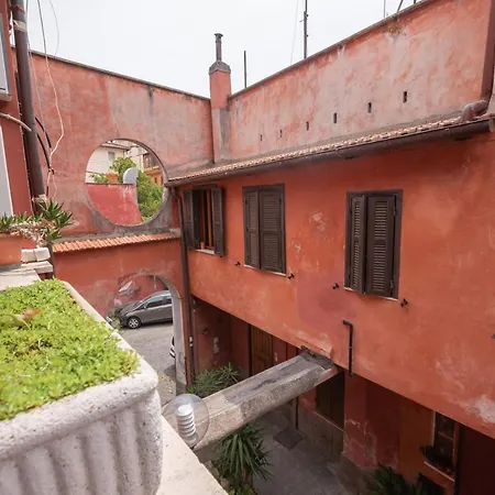 Evelina In Trastevere